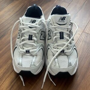 New Balance Unisex 540 (W 7.5/M6)